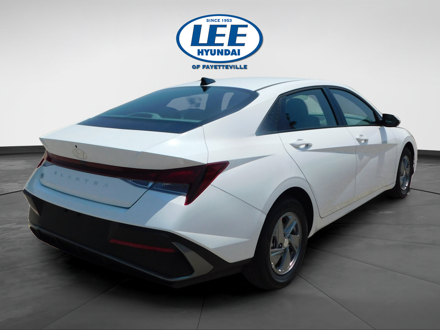 Used 2025 Hyundai Elantra SE FWD image 3