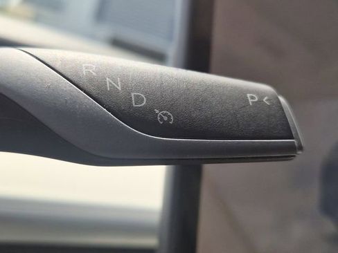 Used 2024 Tesla Model Y Performance image 22