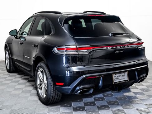 Certified 2025 Porsche Macan image 3
