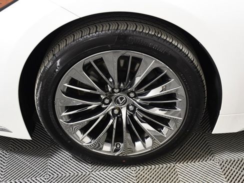 Used 2022 Lexus LS 500 AWD image 11