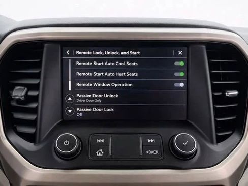 Used 2023 GMC Acadia Denali w/ Denali Ultimate Package AWD/4WD image 24
