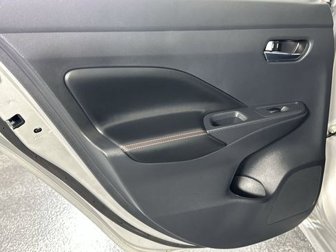 Used 2025 Nissan Versa SR image 34