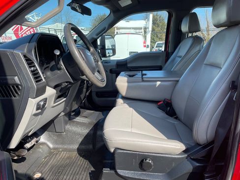 Used 2020 Ford F250 XL w/ Power Equipment Group RWD image 9