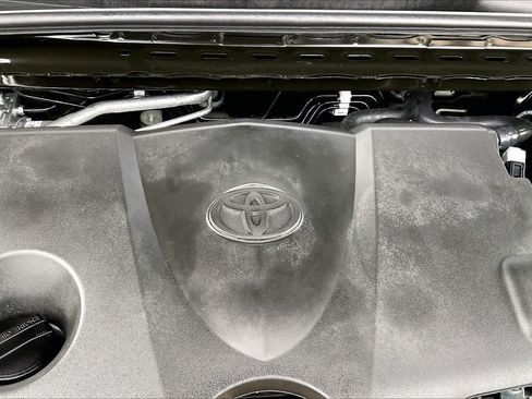 Used 2024 Toyota Camry LE FWD image 33