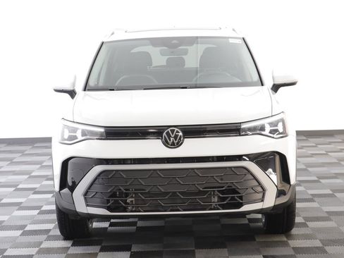 Used 2026 Volkswagen Taos SE image 22