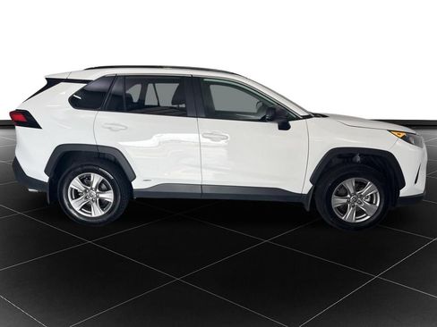 Used 2022 Toyota RAV4 LE AWD/4WD image 6