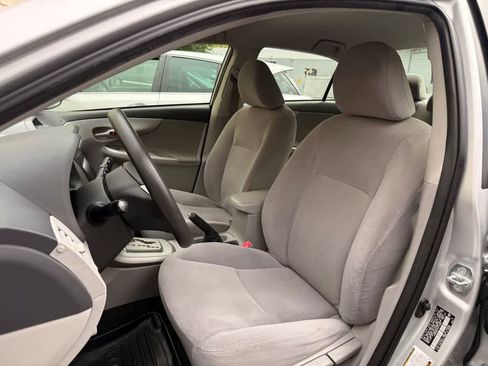 Used 2012 Toyota Corolla LE FWD image 11