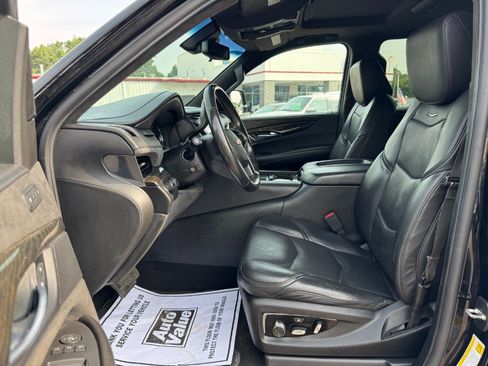 Used 2018 Cadillac Escalade Platinum AWD/4WD image 15