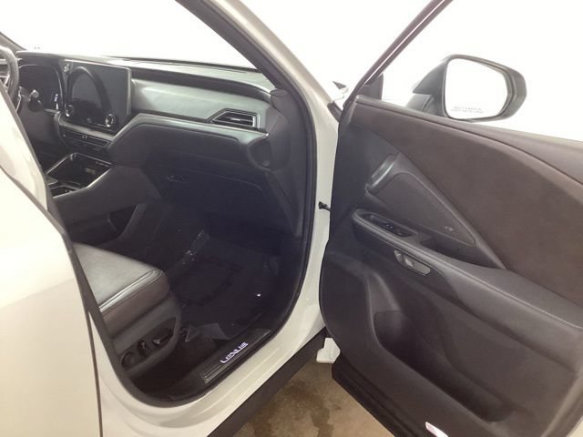 Used 2024 Lexus TX 350 AWD w/ Captains Chair Package image 17