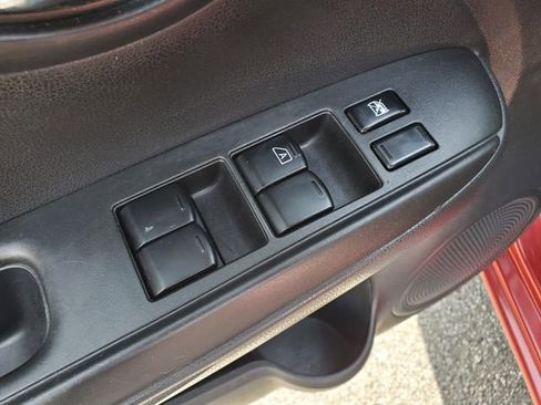 Used 2016 Nissan Versa SV image 17