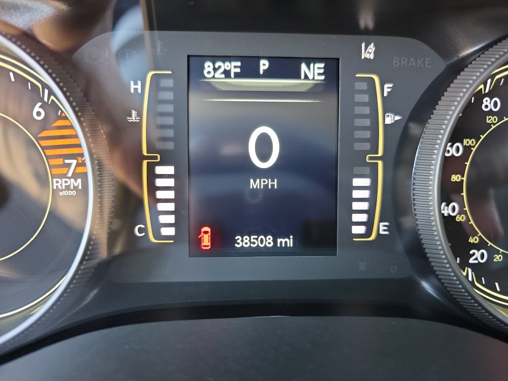 Used 2021 Jeep Cherokee Latitude Plus FWD image 23