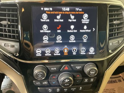 Used 2020 Jeep Grand Cherokee Limited AWD/4WD image 17