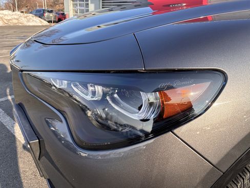 Certified 2024 Alfa Romeo Stelvio Veloce image 11