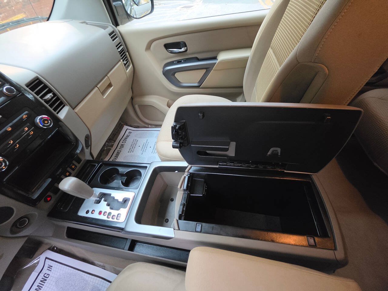 Used 2015 Nissan Titan SV RWD image 27