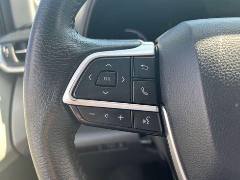 Used 2021 Toyota Sienna XLE w/ XLE Plus Package FWD image 17