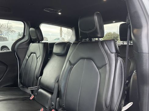 New 2026 Chrysler Pacifica Select image 18
