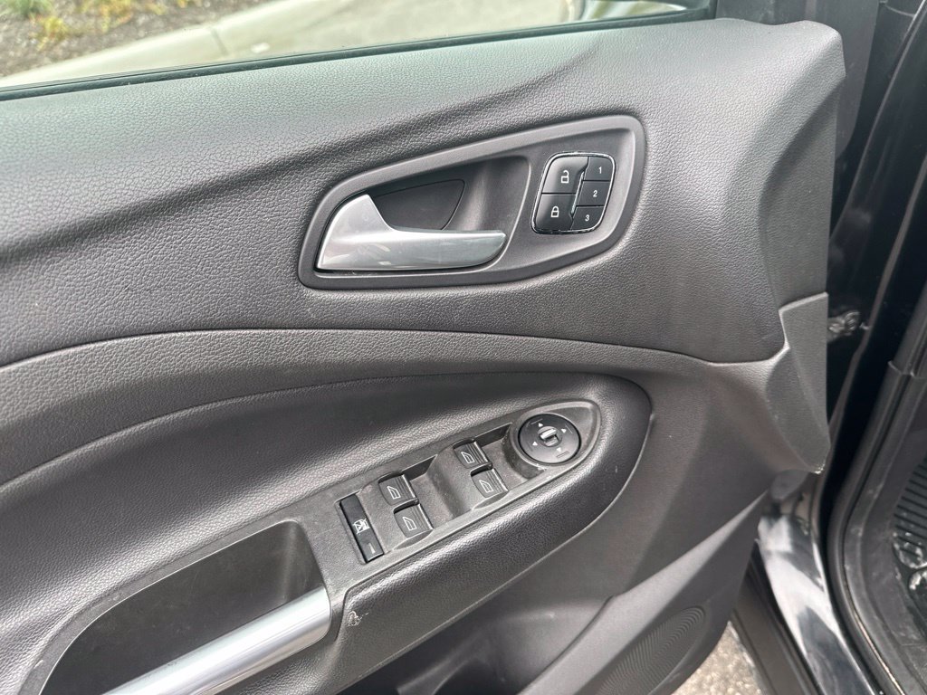Used 2013 Ford Escape SEL FWD image 13