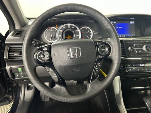 Used 2017 Honda Accord LX image 13