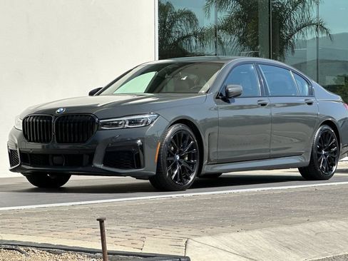 Used 2021 BMW 750i xDrive w/ Executive Package AWD/4WD image 7