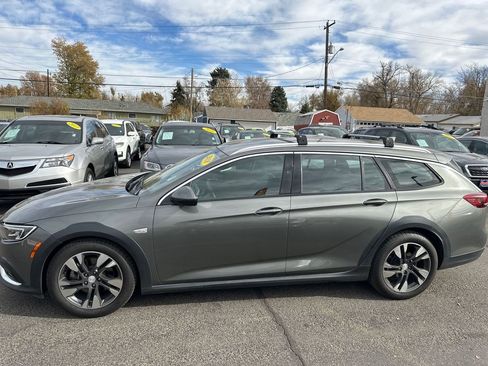 Used 2018 Buick Regal Essence w/ Driver Confidence Package #1 image 9