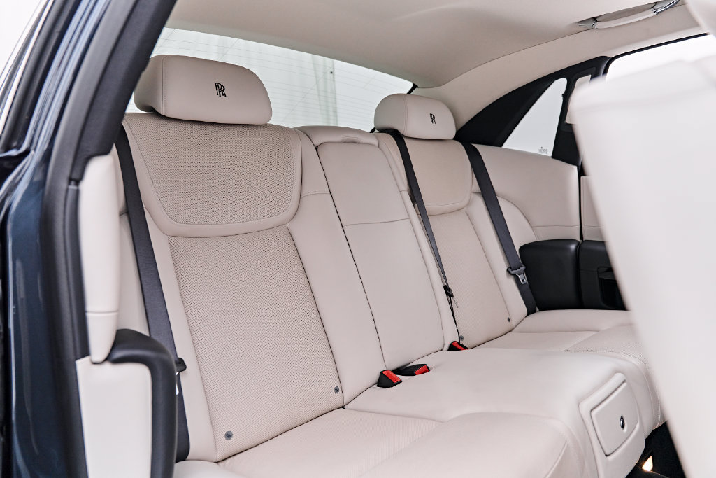 Used 2016 Rolls-Royce Ghost RWD image 50