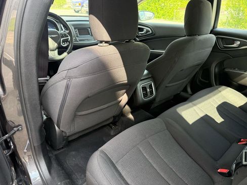 Used 2015 Chrysler 200 Limited w/ Convenience Group FWD image 23