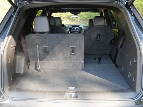 Used 2023 Chevrolet Traverse RS AWD/4WD image 30