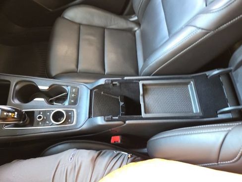 Used 2021 Cadillac XT4 Premium Luxury w/ Sun And Sound Package AWD/4WD image 68