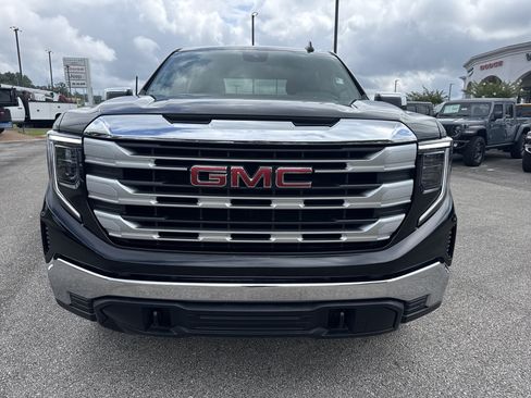 Used 2024 GMC Sierra 1500 SLE w/ X31 Off-Road Package AWD/4WD image 2