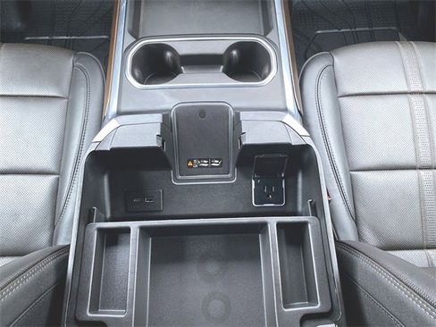 Used 2025 Chevrolet Silverado 2500 High Country w/ Technology Package image 35