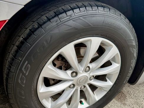 Used 2018 Chrysler Pacifica Touring-L w/ Advanced Safetytec Group FWD image 39