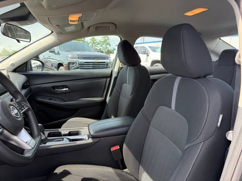 Used 2024 Nissan Sentra SV FWD image 28