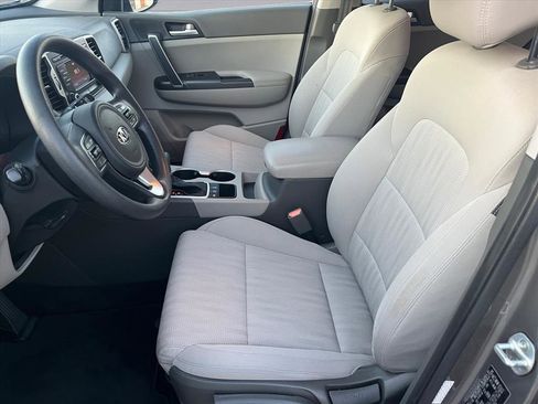 Used 2017 Kia Sportage LX image 11