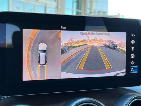 Used 2021 Mercedes-Benz GLC 300 4MATIC w/ Premium Package image 23