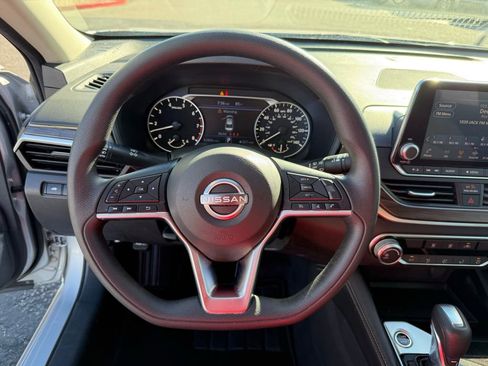 Used 2023 Nissan Altima 2.5 SV image 20