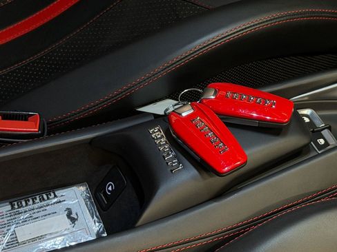 Used 2020 Ferrari F8 Tributo RWD image 23