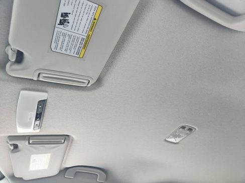 New 2025 Nissan Kicks Play S image 19