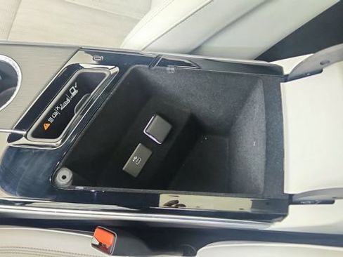 Used 2024 Cadillac Lyriq Luxury image 56