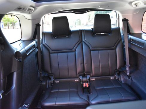 Used 2017 Land Rover Discovery HSE image 20