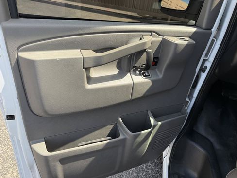 Used 2019 GMC Savana 2500 w/ Driver Convenience Package RWD image 16