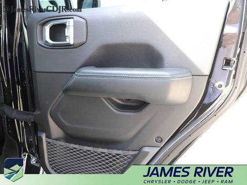 Used 2024 Jeep Wrangler Unlimited Rubicon 4xe AWD/4WD image 11