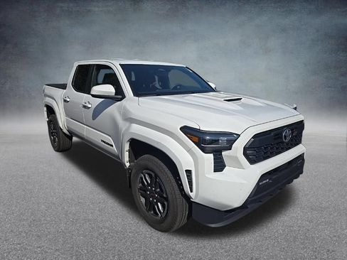 Used 2024 Toyota Tacoma TRD Sport AWD/4WD image 9