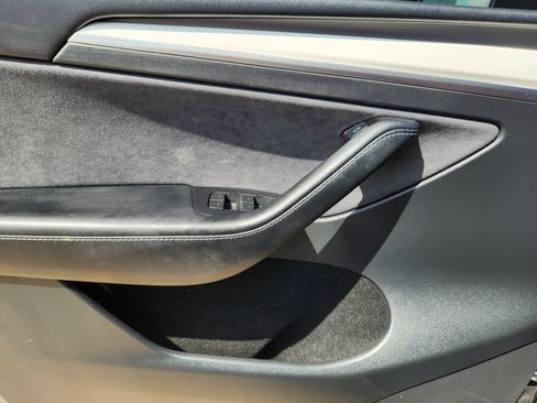 Used 2023 Tesla Model Y Performance AWD/4WD image 30