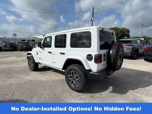 Used 2025 Jeep Wrangler Unlimited Sahara AWD/4WD image 2