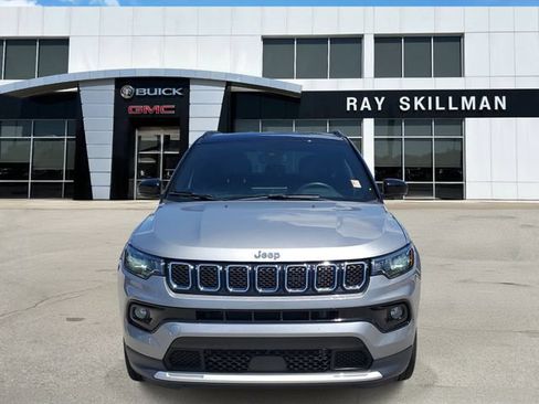 Used 2024 Jeep Compass Limited AWD/4WD image 2