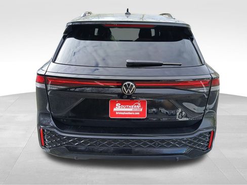 New 2026 Volkswagen Tiguan SE R-Line FWD image 4