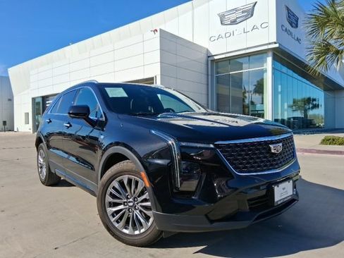 Used 2025 Cadillac XT4 Premium Luxury FWD image 1