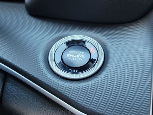 Used 2024 Jeep Grand Cherokee L Altitude image 11