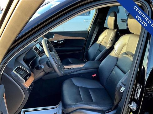 Used 2023 Volvo XC90 B5 Plus image 33