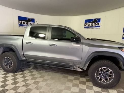 Used 2025 Chevrolet Colorado ZR2 w/ Technology Package AWD/4WD image 3